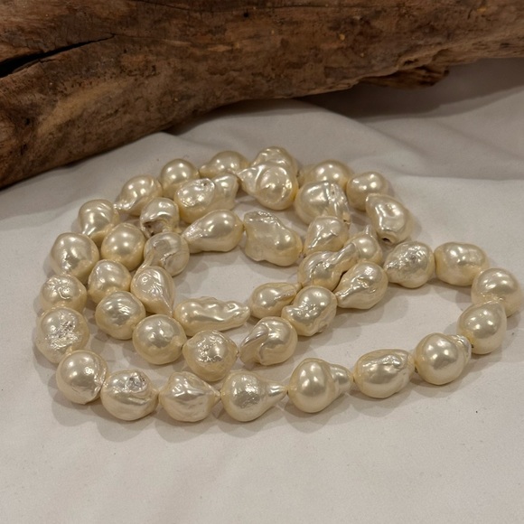 Stunningly Gorgeous Top Quality Large Baroque Pearl Necklace